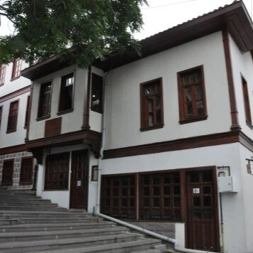 Avukat Ankara | Ankara Avukat Kübra YILDIZ ÇOLAK Hukuk Bürosu Avukat Ankara